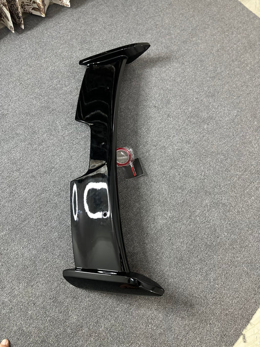 Universal hatchbacks big wing spoiler