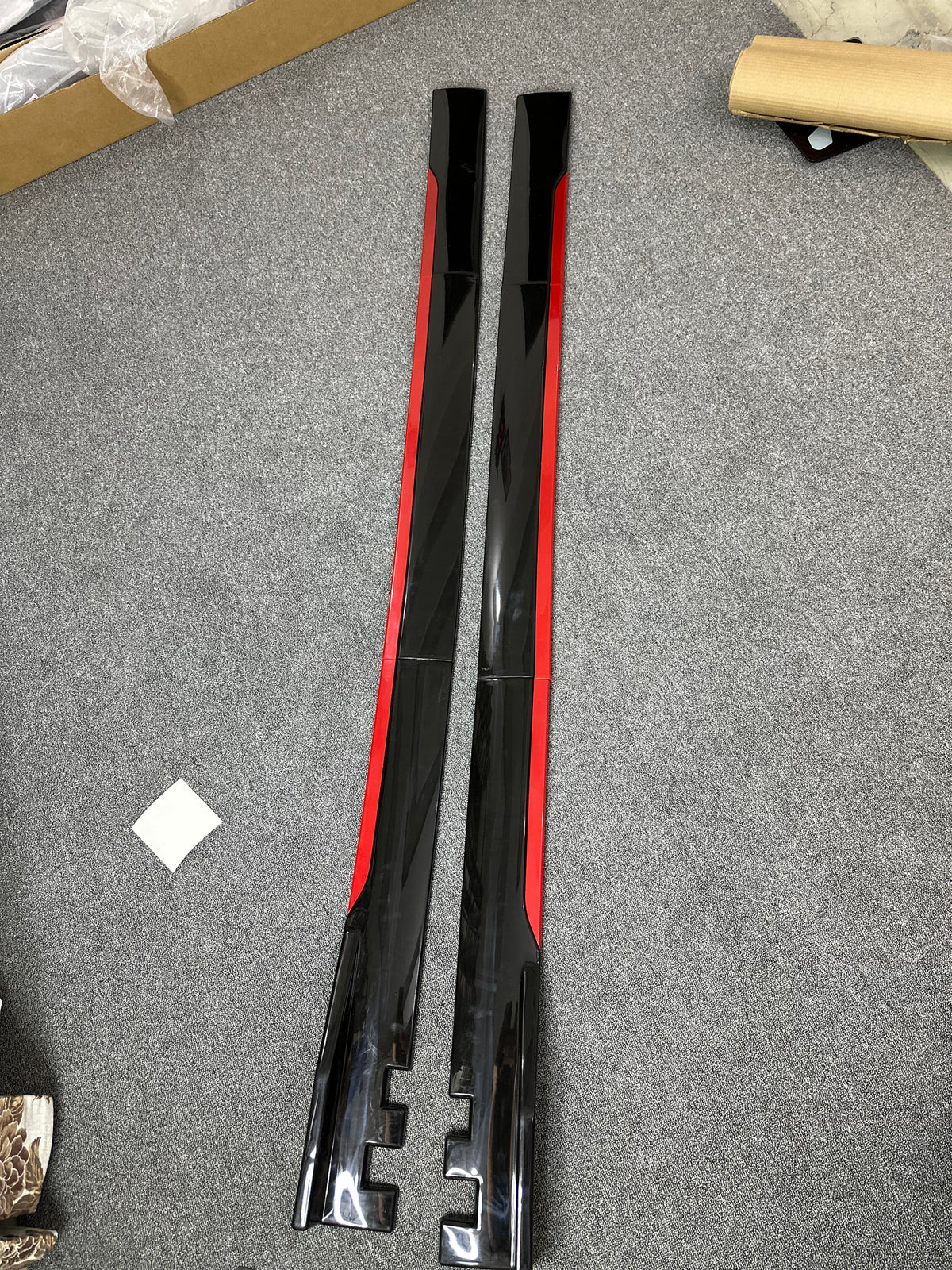 200 cm universal side skirts with red ascents | fits on all cars