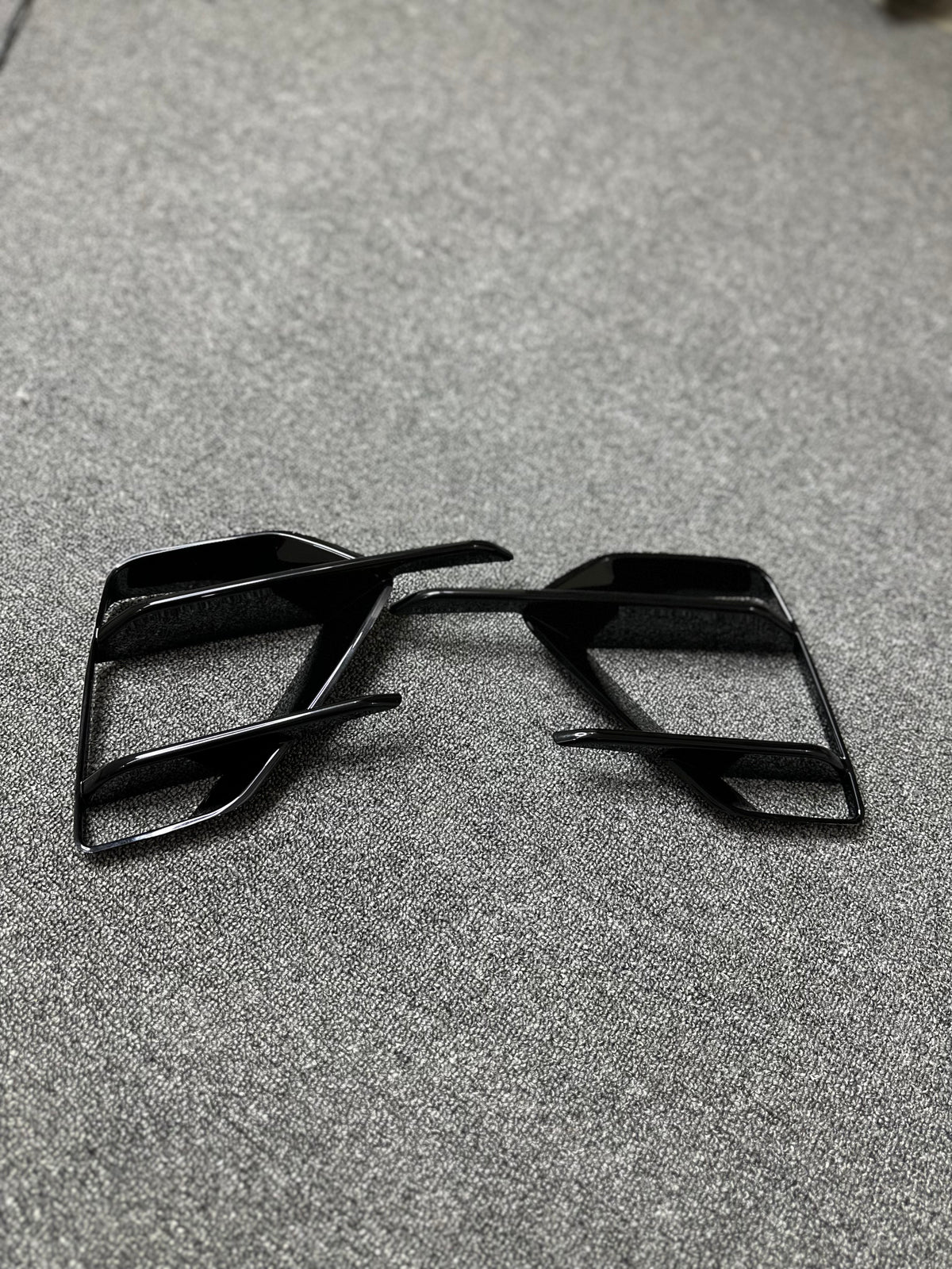 Vw virtus fog lamp grille | sporty front appearance