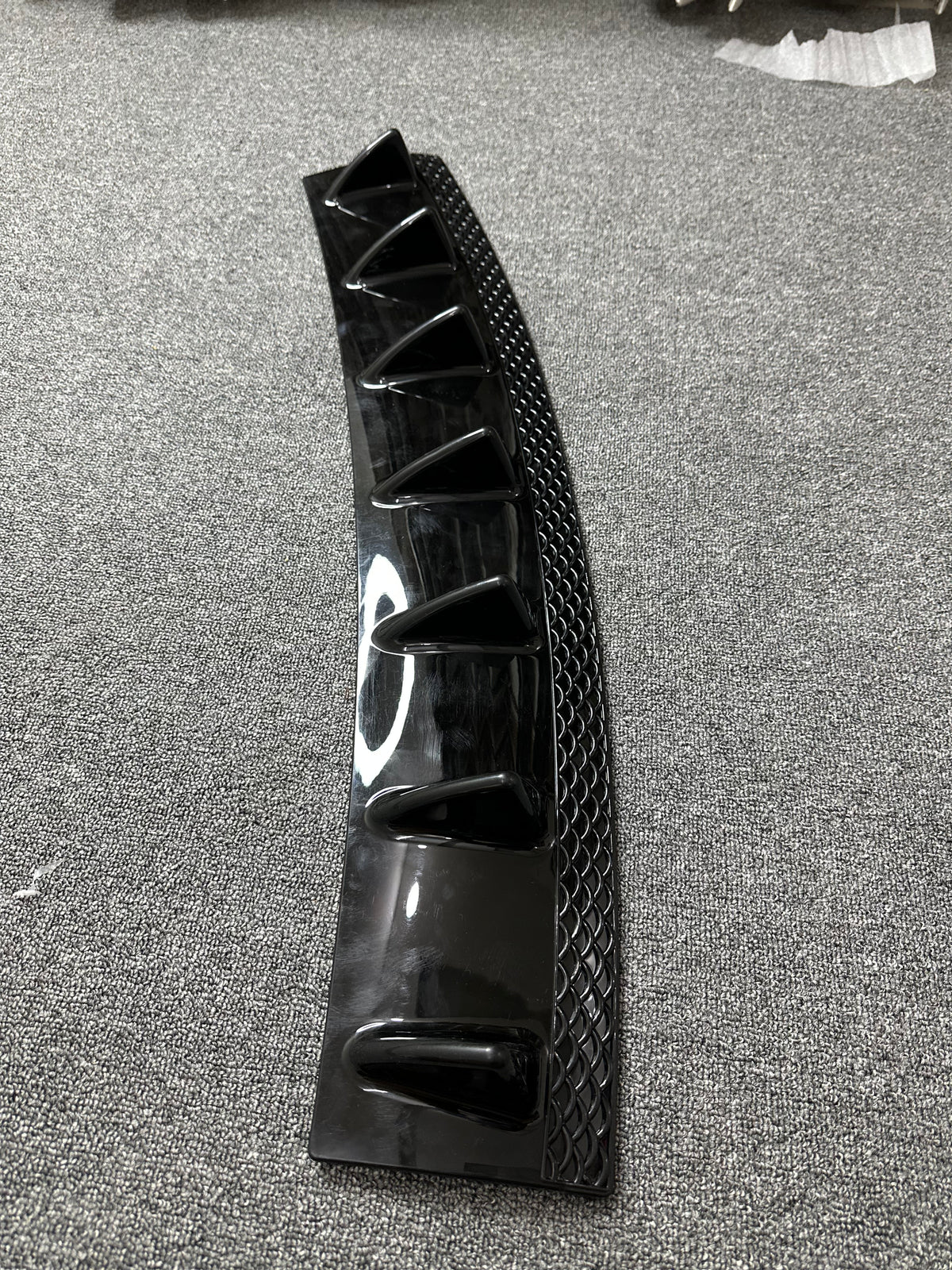 Universal sedan 7-fin rear diffuser | sporty design