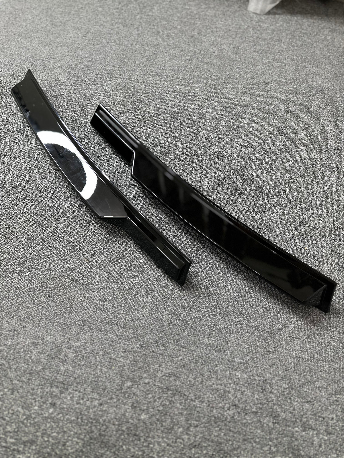 Mahindra scorpio N rear mid boot spoiler
